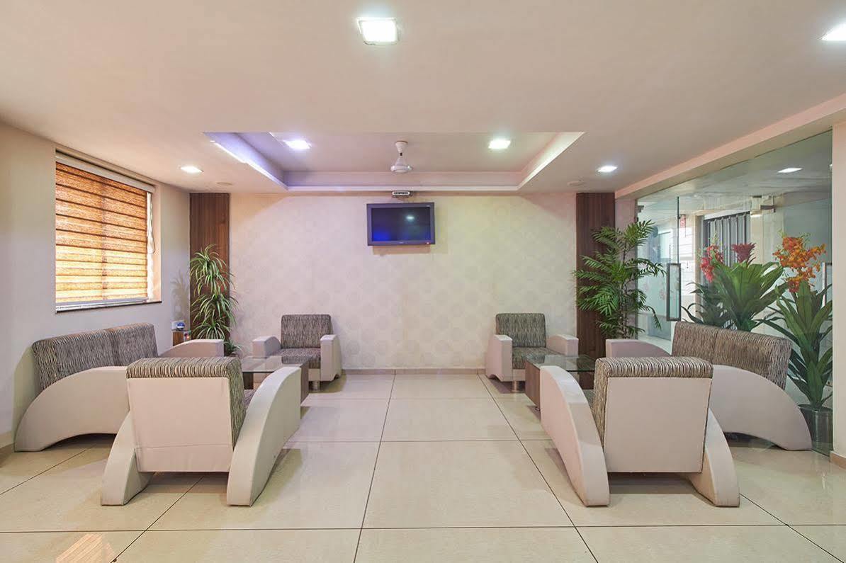 Hotel Classique Rajkot Exterior foto